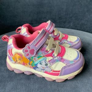 Size 6T Paw Patrol toddler girls tennis shoes! 😍